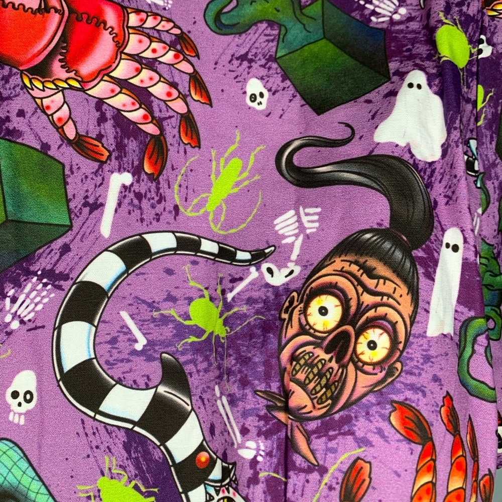 Spooky Halloween Beetlejuice Bow Tie Button Up Shirt S